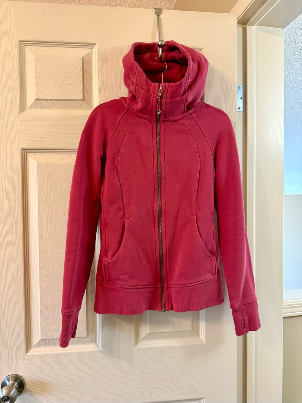 Lululemon Rose Colour Scuba size 6